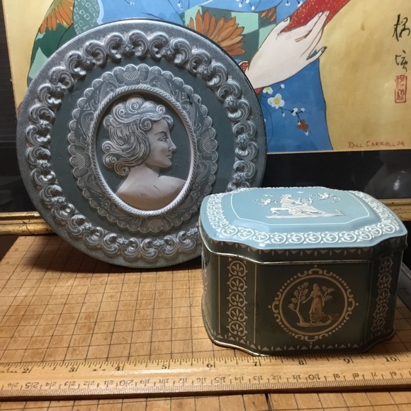 Vintage Coordinated Metal Tin Boxes Soft Blue White Cameo Jasperware Look - Picture 8 of 11